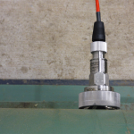 Top exit accelerometer mounted horizontally with a 2-pole magnet