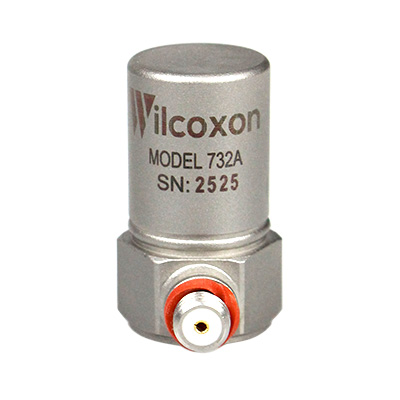 732A compact, side exit test and measurement accelerometer